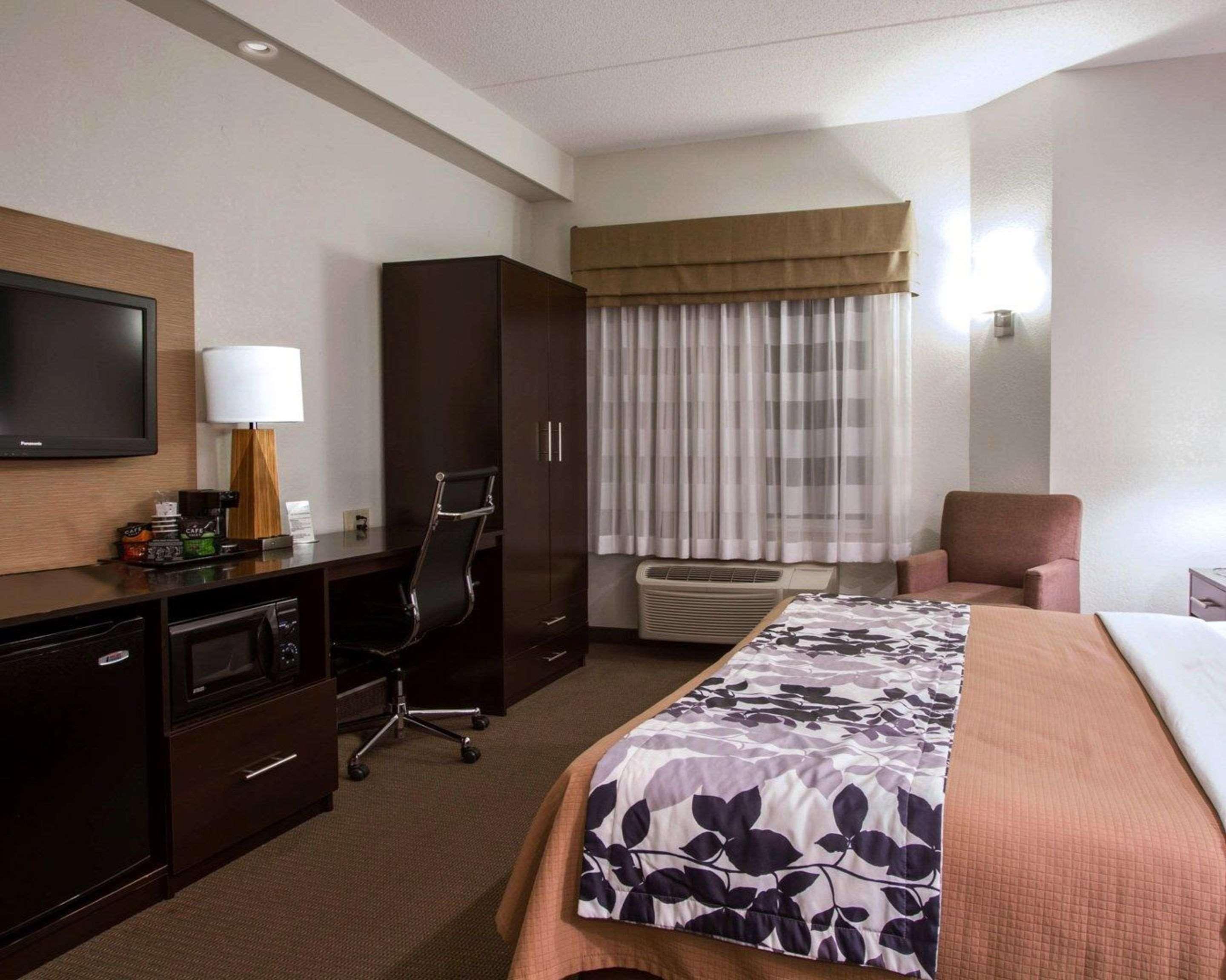 Sleep Inn & Suites Buffalo Airport Чийктоуага Екстериор снимка